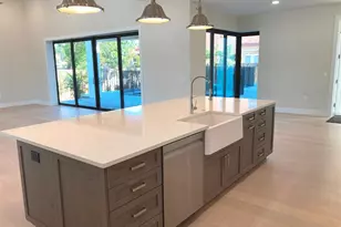 2110 Michele Dr, Sarasota, FL 34231 - Photo 8