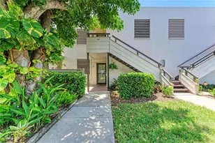 258 Sherwood Dr, Bradenton, FL 34210 - Photo 1