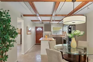 1650 Pine Tree Ln, Sarasota, FL 34236 - Photo 8