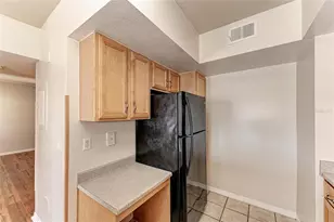 1030 Villagio Cir, Sarasota, FL 34237 - Photo 14