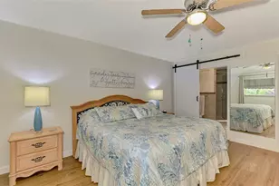 4946 Commonwealth Dr, Sarasota, FL 34242 - Photo 32