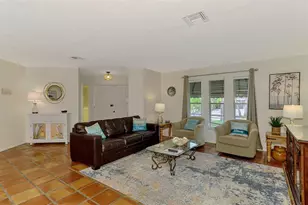 4946 Commonwealth Dr, Sarasota, FL 34242 - Photo 10