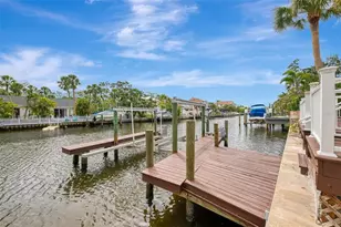 4946 Commonwealth Dr, Sarasota, FL 34242 - Photo 54