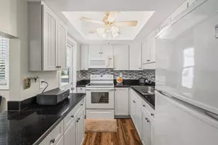 6016 Hibiscus Dr, Bradenton, FL 34207 - Photo 6