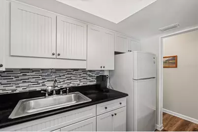 6016 Hibiscus Drive, Bradenton, FL 34207 - Photo 4