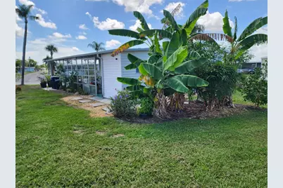 5402 Chateau Lane, Bradenton, FL 34207 - Photo 6