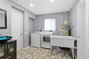 4158 Prudence Dr, Sarasota, FL 34235 - Photo 14