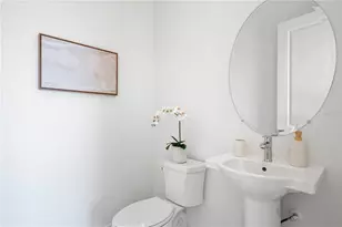 2592 Waterfront Cir, Sarasota, FL 34240 - Photo 30