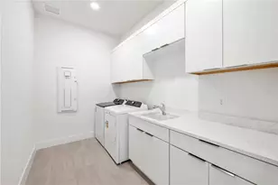 2592 Waterfront Cir, Sarasota, FL 34240 - Photo 34