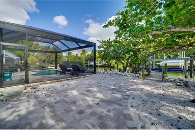 640 Lyons Lane, Longboat Key, FL 34228 - Photo 8