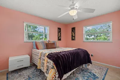 6916 W Country Club Drive N, Sarasota, FL 34243 - Photo 22