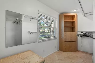 6916 W Country Club Drive N, Sarasota, FL 34243 - Photo 24