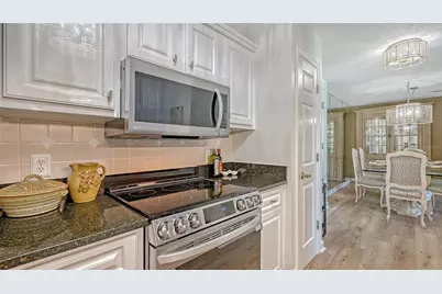 750 N Tamiami Trail #304, Sarasota, FL 34236 - Photo 10