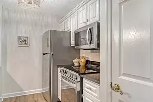 750 N Tamiami Trl, Sarasota, FL 34236 - Photo 8