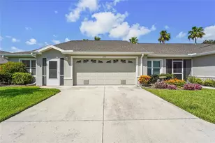 2417 Fairway Oaks Dr, Palmetto, FL 34221 - Photo 4