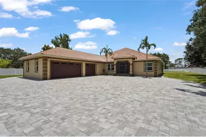 5714 38th Avenue E, Bradenton, FL 34208 - Photo 2