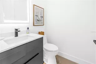 2065 Goldenrod St, Sarasota, FL 34239 - Photo 10