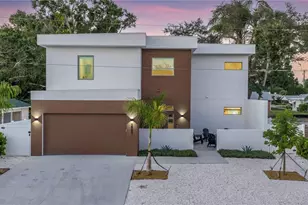 2065 Goldenrod St, Sarasota, FL 34239 - Photo 4