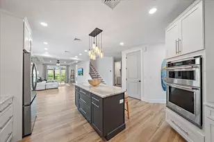 1876 Livingstone St, Sarasota, FL 34231 - Photo 8