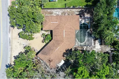 5587 Shadow Lawn Drive, Sarasota, FL 34242 - Photo 2