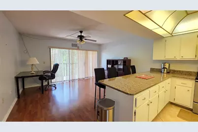 315 30th Avenue W #B414, Bradenton, FL 34205 - Photo 8