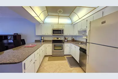 315 30th Avenue W #B414, Bradenton, FL 34205 - Photo 6