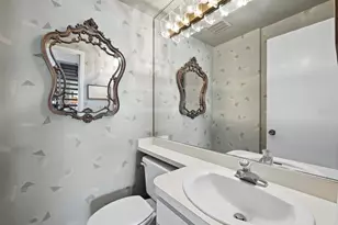 490 N Shore Rd, Longboat Key, FL 34228 - Photo 22