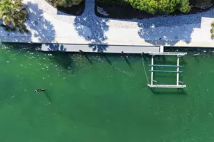 585 Gunwale Ln, Longboat Key, FL 34228 - Photo 8