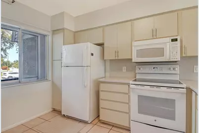 2124 Tamiami Trail N #103, Sarasota, FL 34234 - Photo 12