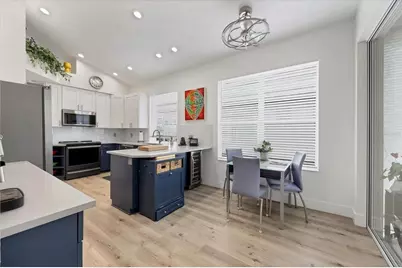 7904 Hampton Court, University Park, FL 34201 - Photo 14