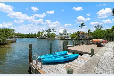 522 Pine Avenue #7D, Anna Maria, FL 34216 - Photo 4