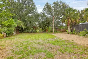 2102 Country Meadows Pl, Sarasota, FL 34235 - Photo 36