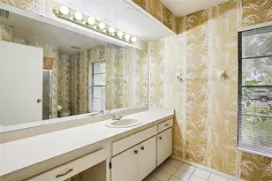 3640 Aster Dr, Sarasota, FL 34233 - Photo 24