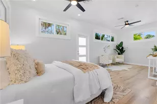 4879 Commonwealth Dr, Sarasota, FL 34242 - Photo 16