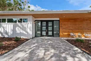 4879 Commonwealth Dr, Sarasota, FL 34242 - Photo 4