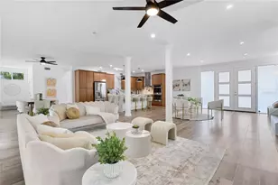 4879 Commonwealth Dr, Sarasota, FL 34242 - Photo 8