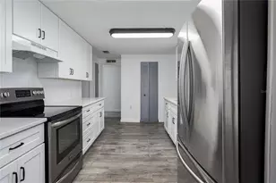 6710 36th Ave E, Palmetto, FL 34221 - Photo 8