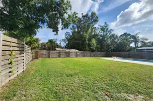 2622 Parma St, Sarasota, FL 34231 - Photo 12