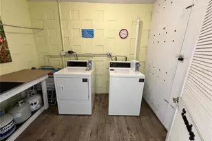 611 Gulf Dr N, Bradenton Beach, FL 34217 - Photo 18