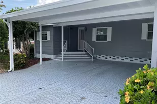 8505 Monarch Pl, Palmetto, FL 34221 - Photo 2