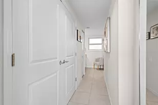 225 Sands Point Rd, Longboat Key, FL 34228 - Photo 16