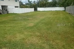 2813 Gulf Dr, Holmes Beach, FL 34217 - Photo 2