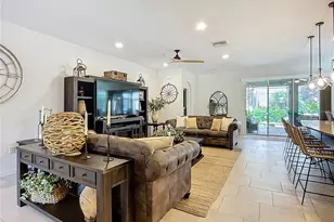 2807 Oriole Dr, Sarasota, FL 34243 - Photo 6