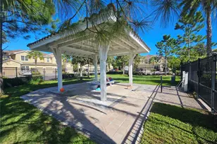 2807 Oriole Dr, Sarasota, FL 34243 - Photo 78