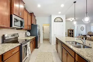 2807 Oriole Dr, Sarasota, FL 34243 - Photo 12