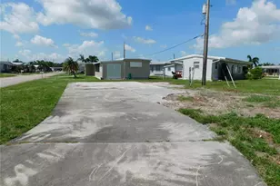 1205 43rd Ave Dr E, Ellenton, FL 34222 - Photo 4