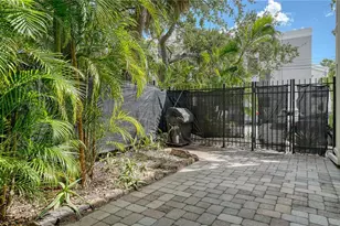 1542 Oak St, Sarasota, FL 34236 - Photo 38