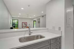 1542 Oak St, Sarasota, FL 34236 - Photo 16