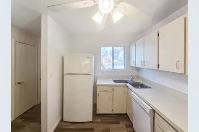 6033 34th Street W #11, Bradenton, FL 34210 - Photo 4
