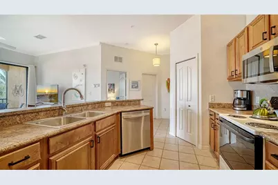 8397 38th Street Circle E #306, Sarasota, FL 34243 - Photo 14